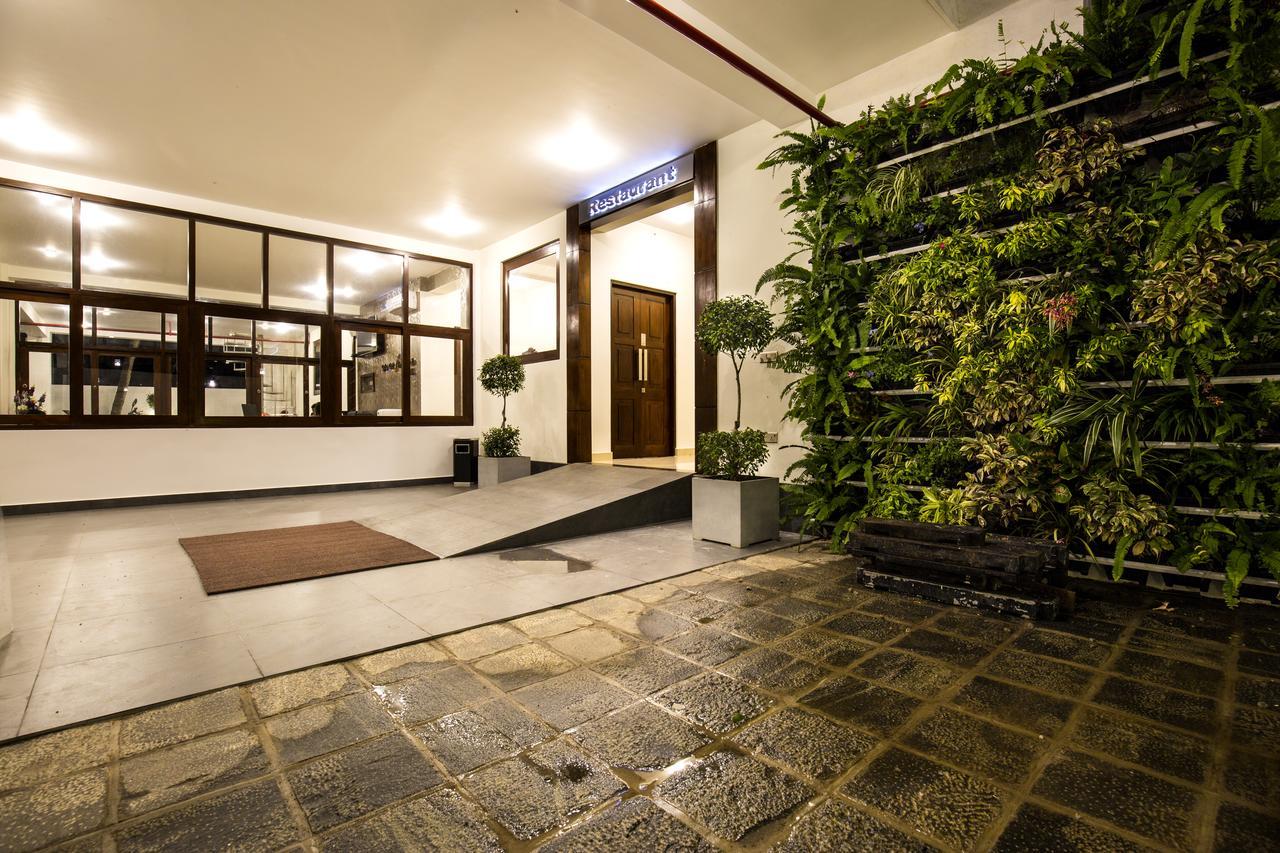 Grand 7 Hotel -Kesbewa Piliyandala Exterior foto